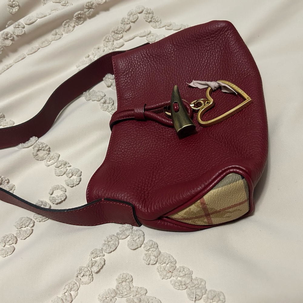 Burberry purse